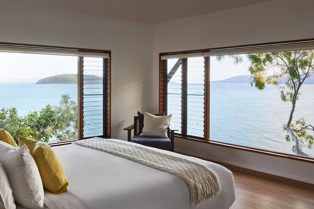 The Residence's master bedroom at qualia